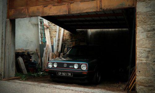 Abri voiture alu : protection durable et design moderne